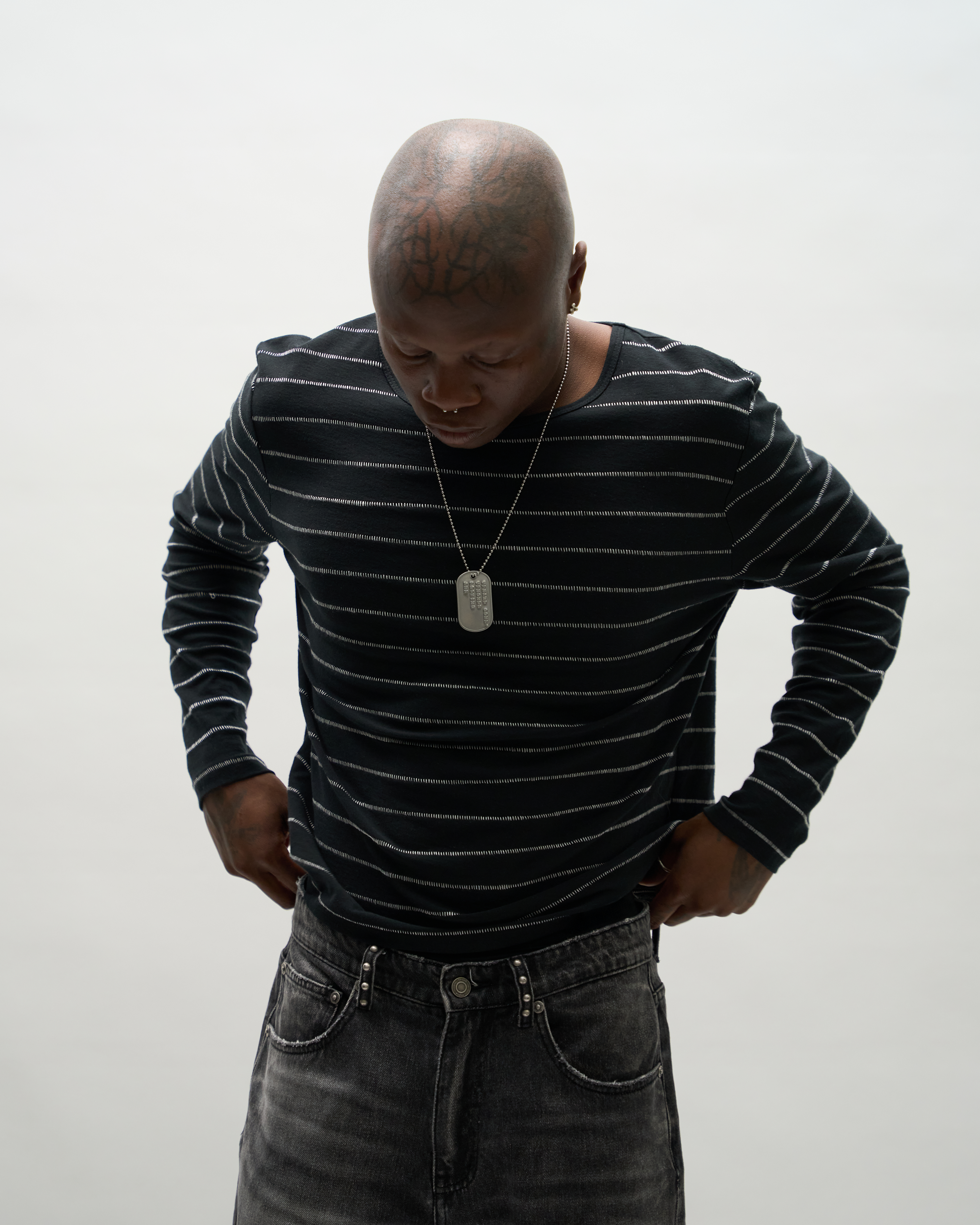 SINGLE STITCH STRIPED LONG SLEEVE [BLACK]