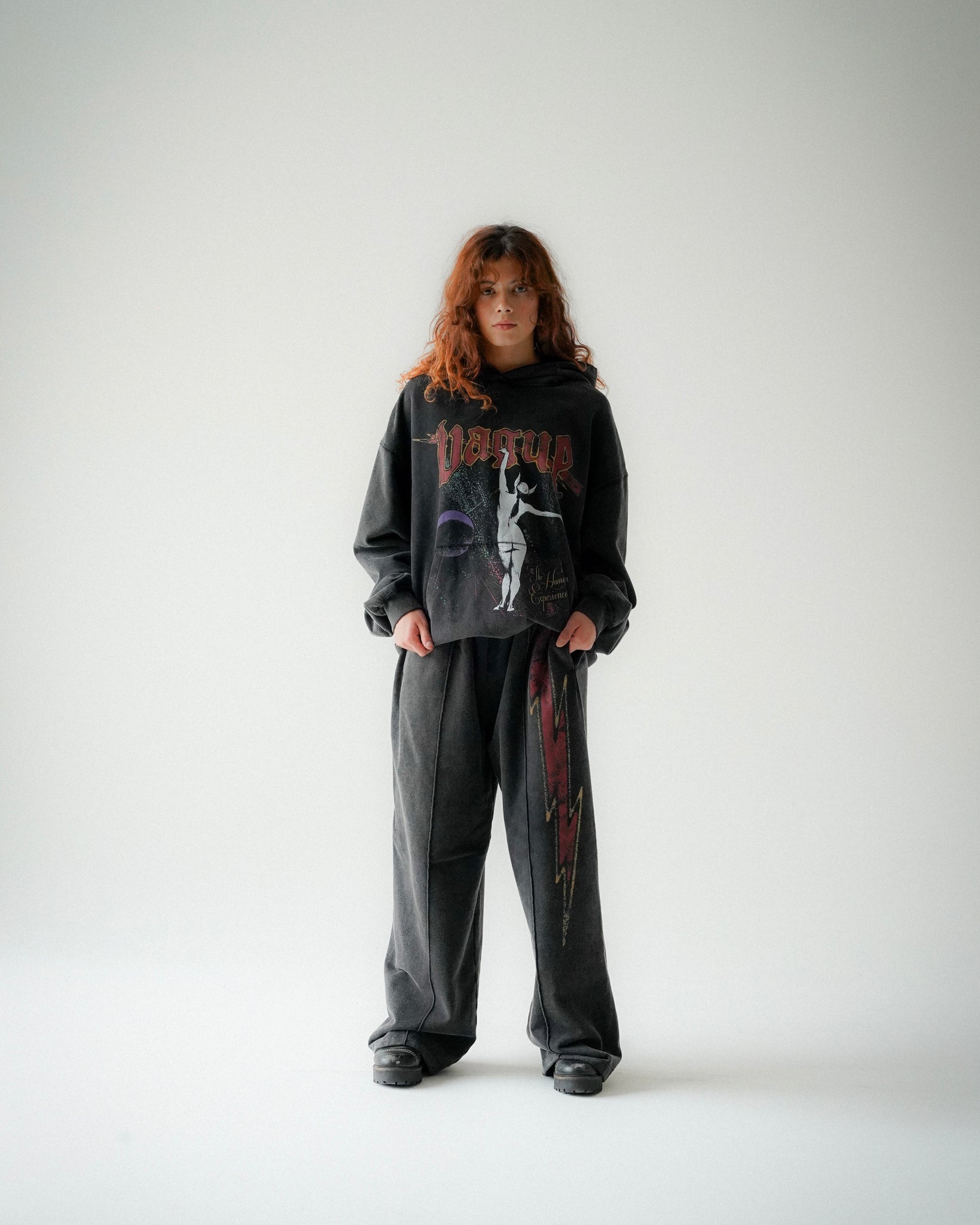 STRIKE SWEATPANTS [VINTAGE BLACK]