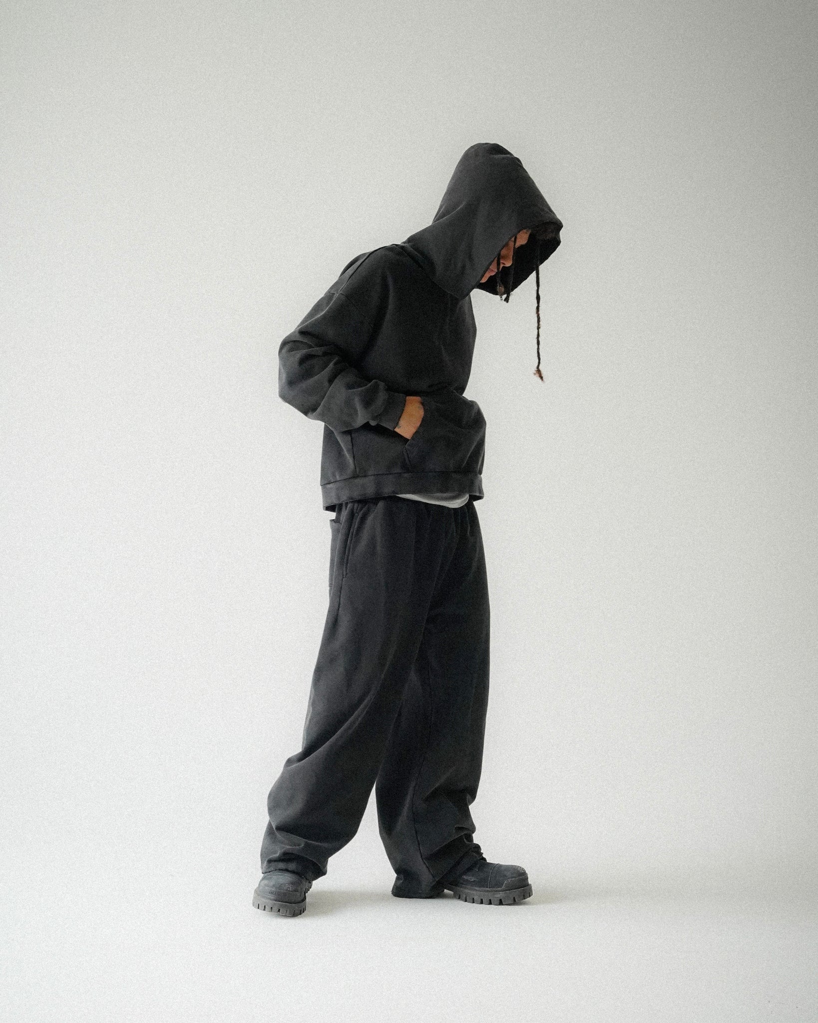 BLANK SWEATPANTS [BLACK]