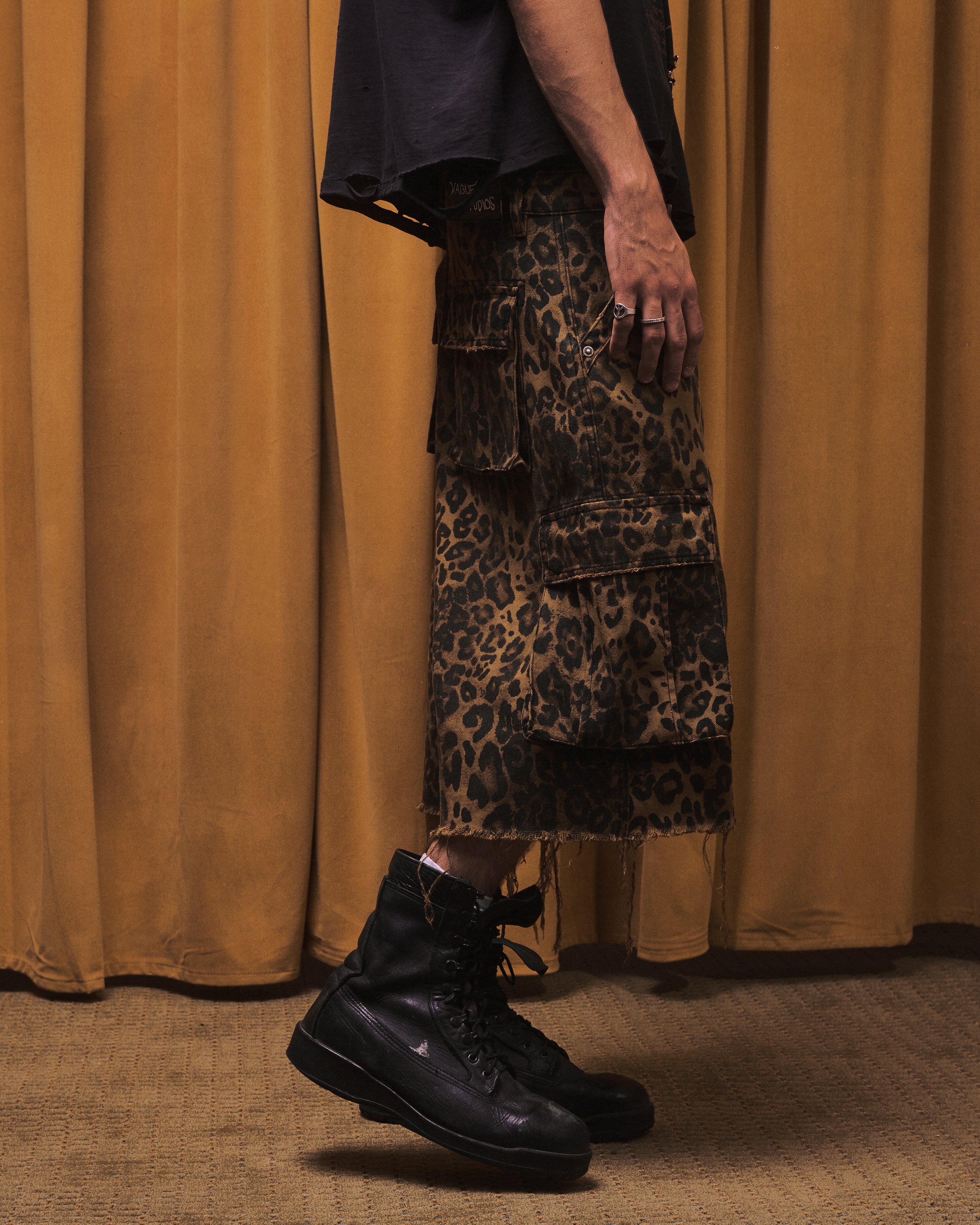 CARGO SHORTS [LEOPARD]