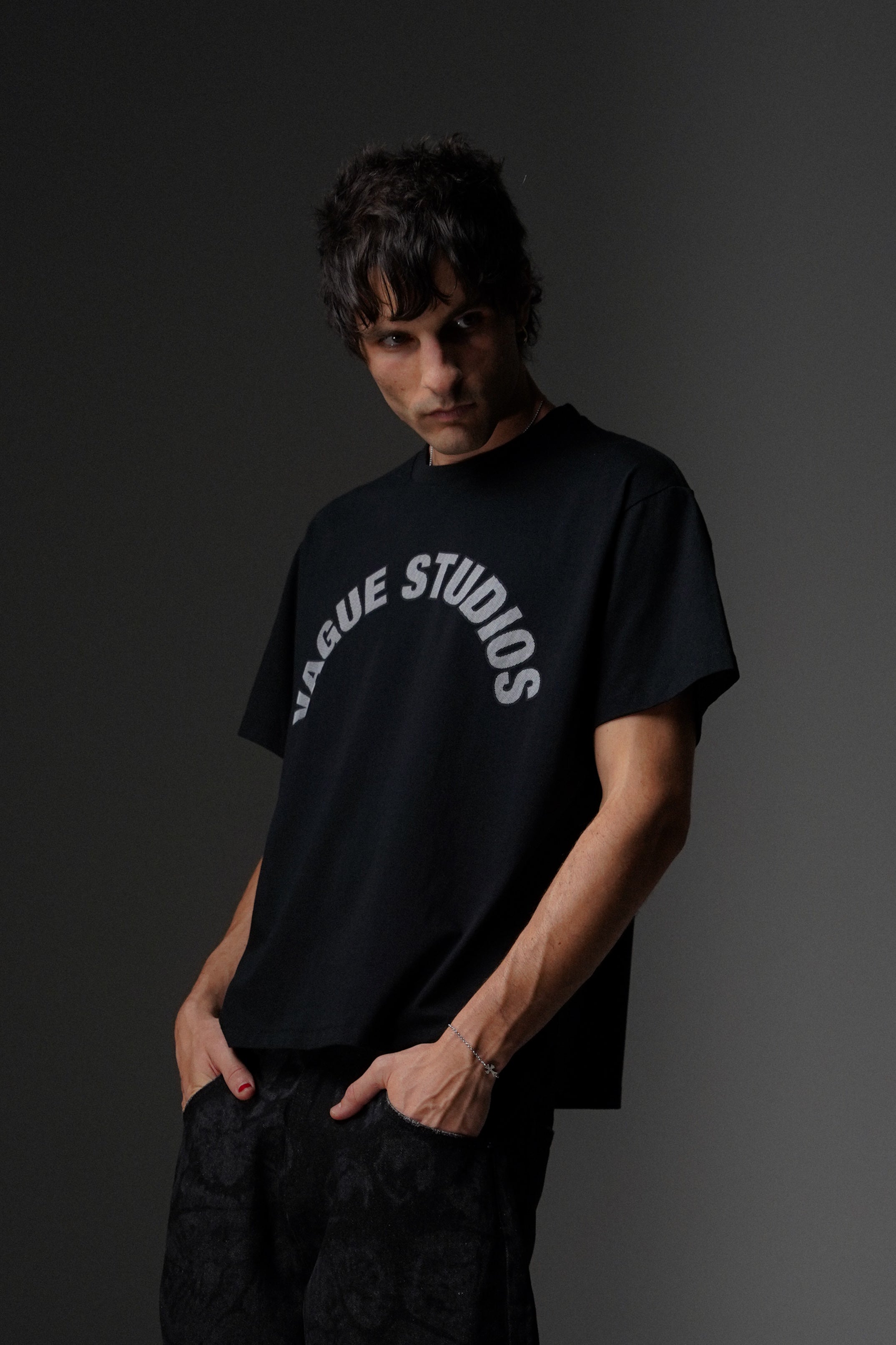 トップス VALLAD WAVELOGO TEE BLK Evisu Seagull Brocade Appliqué T-Shirt in Black | SVD USA