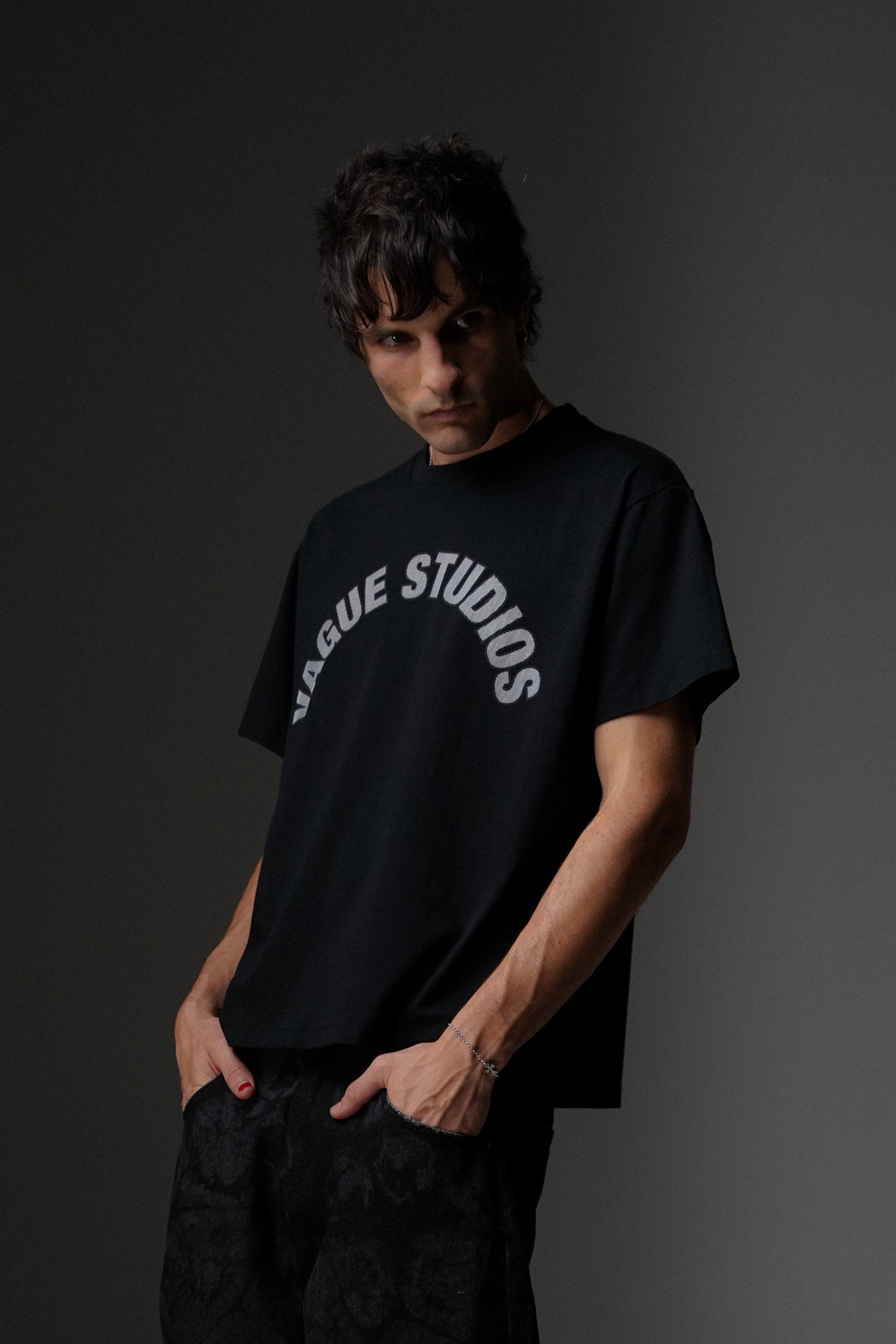 COLLEGIATE TEE [BLACK]