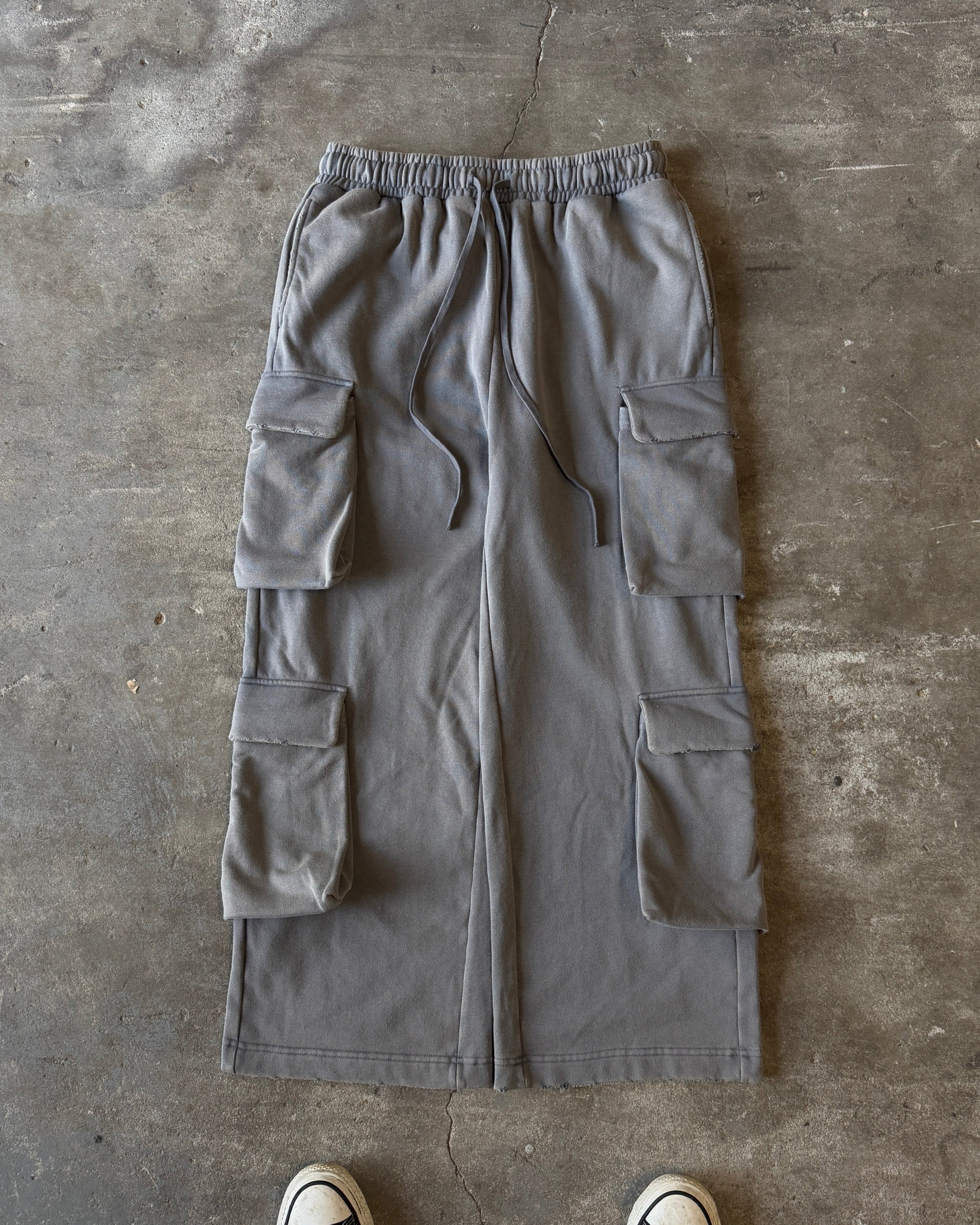 PRECIOUS CARGO SWEATPANTS [CEMENT]