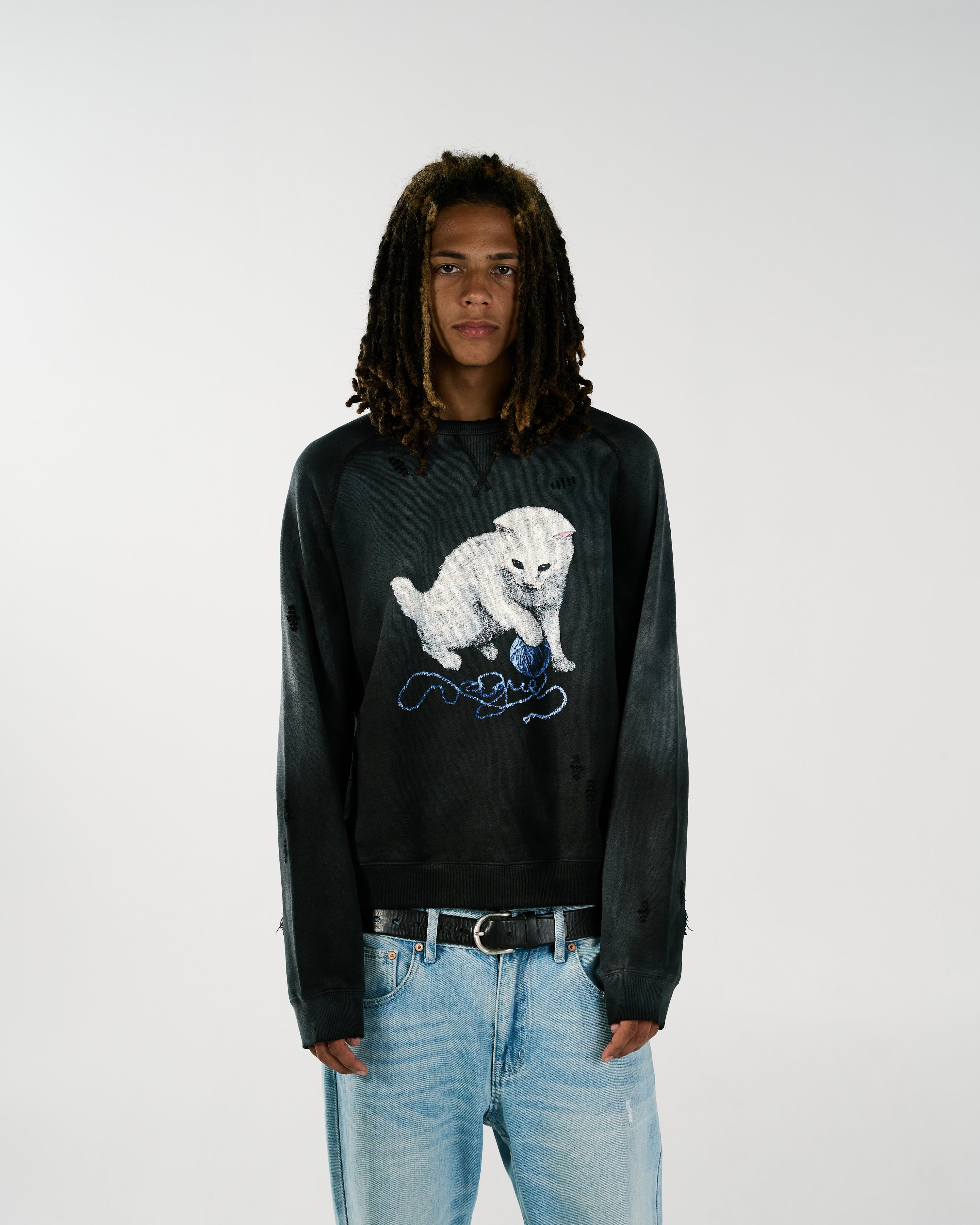 Jordan 6'0 wearing size M Crewneck