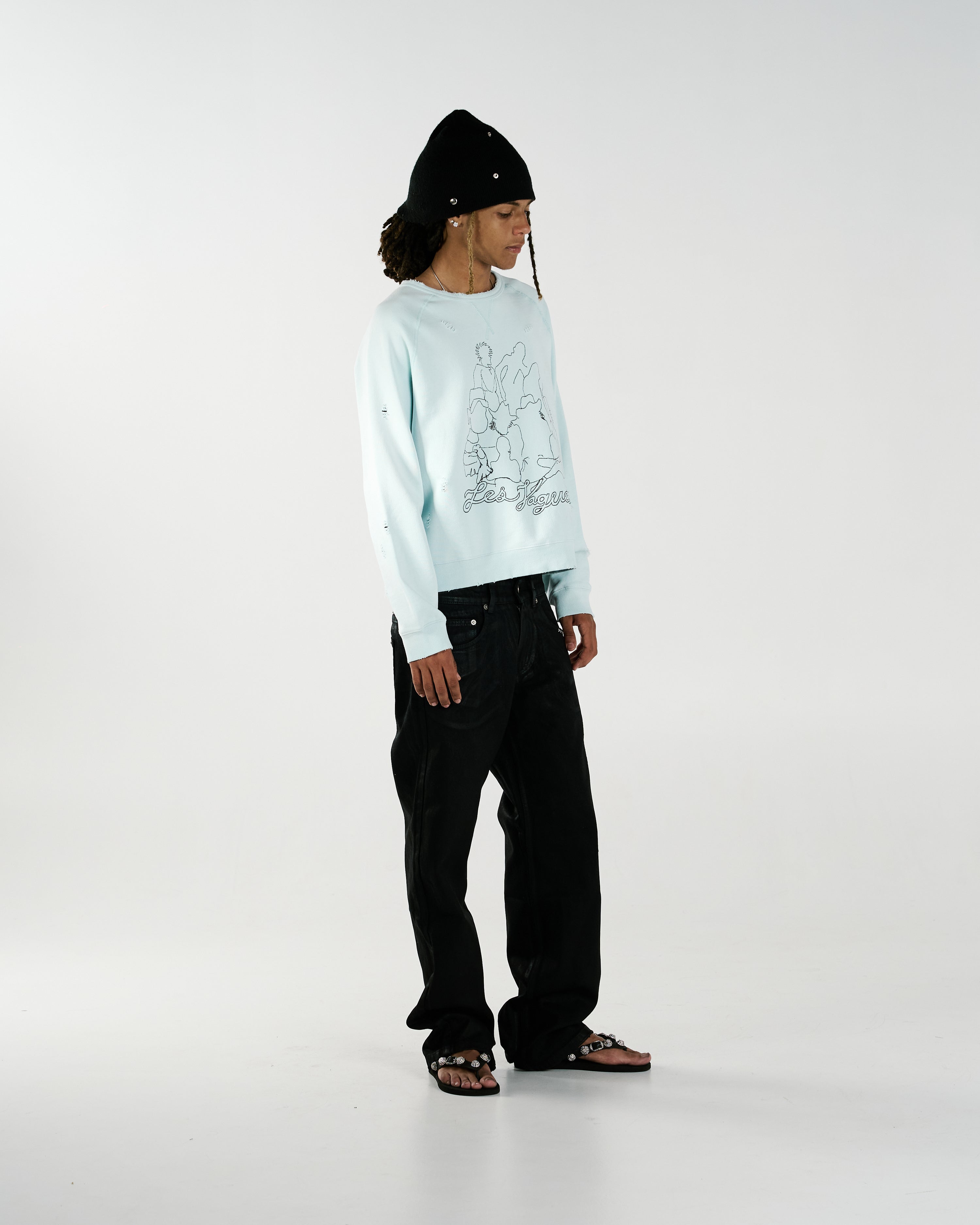 Jordan 6'0 wearing a size M Crewneck