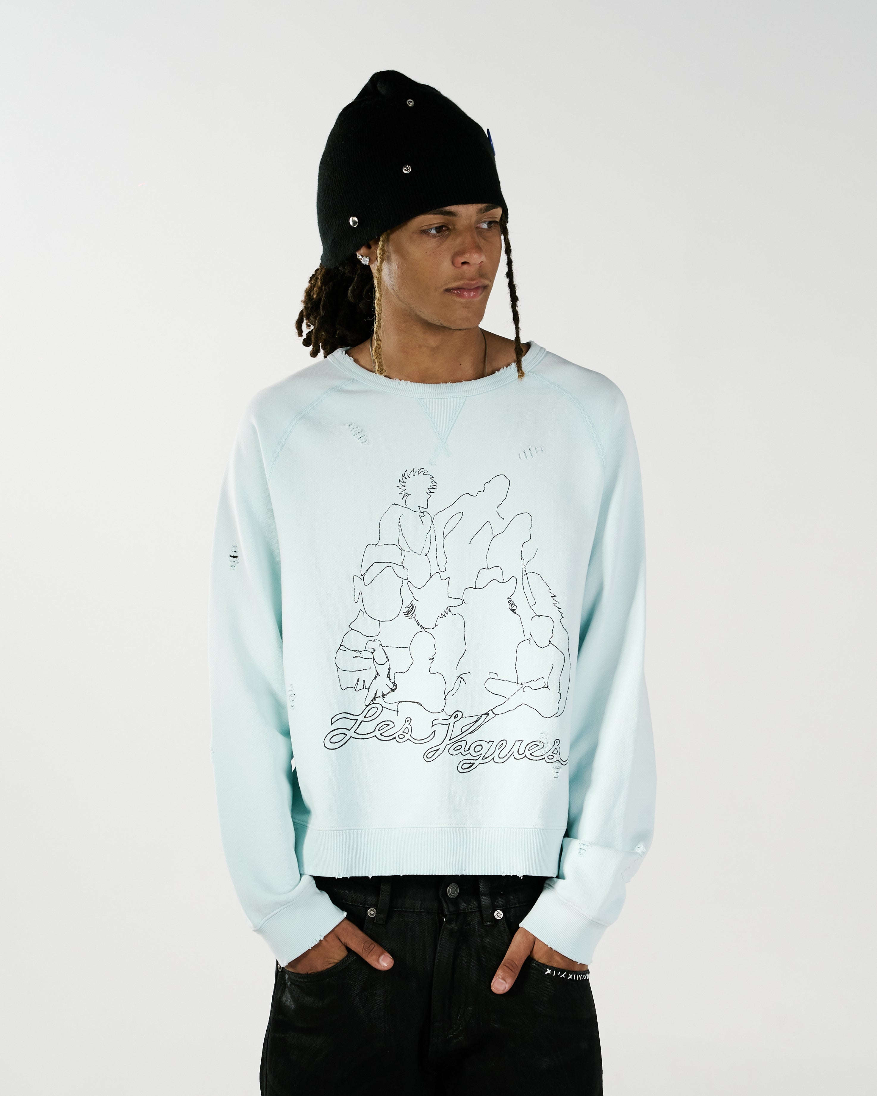 Jordan 6'0 wearing a size M Crewneck