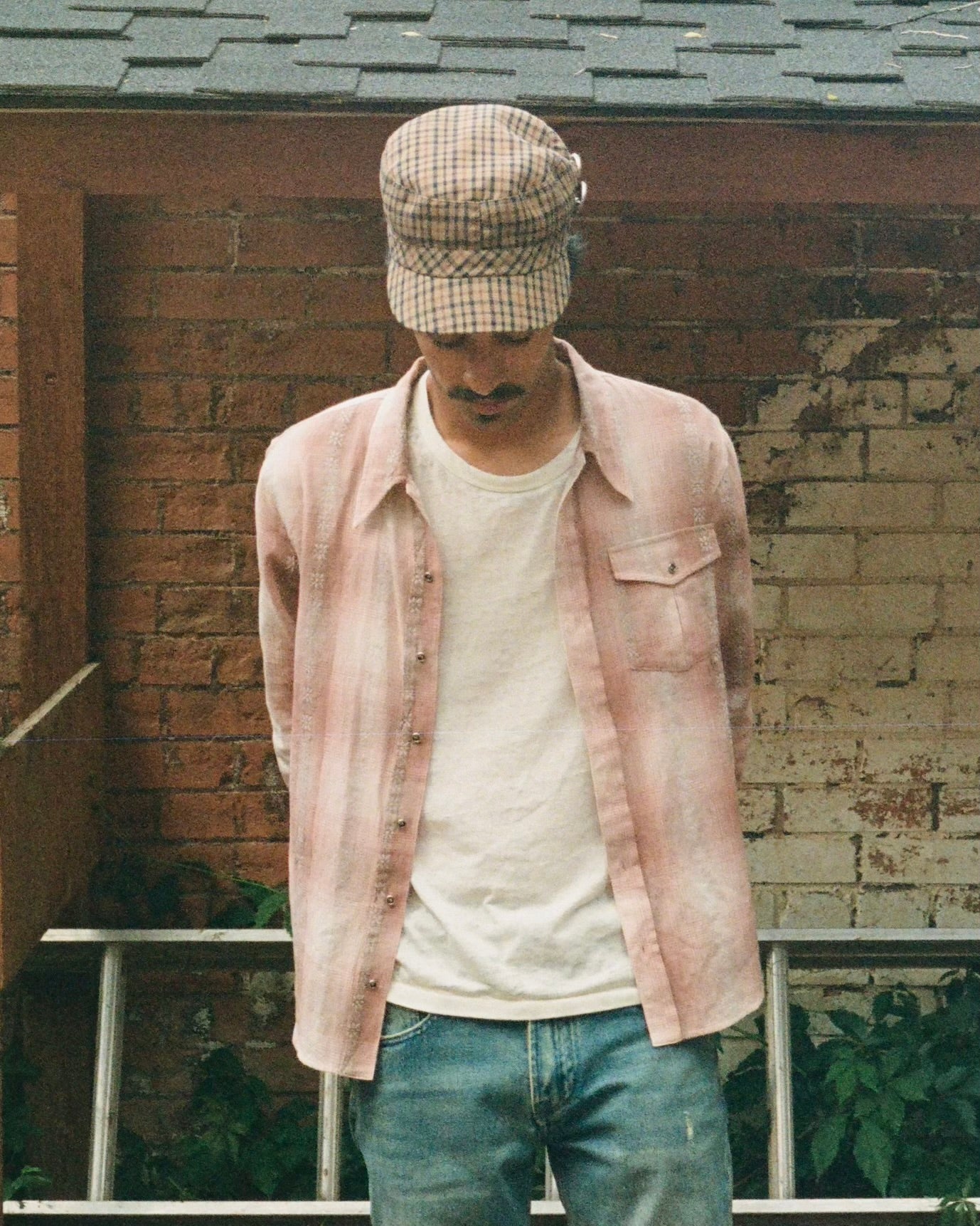 Mo is 5'8 wearing M