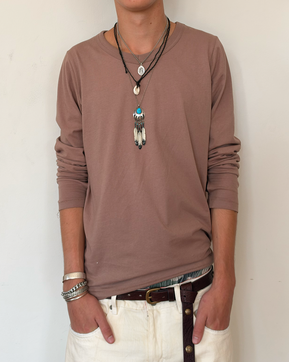 LOWERCASE V-NECK [TAUPE]