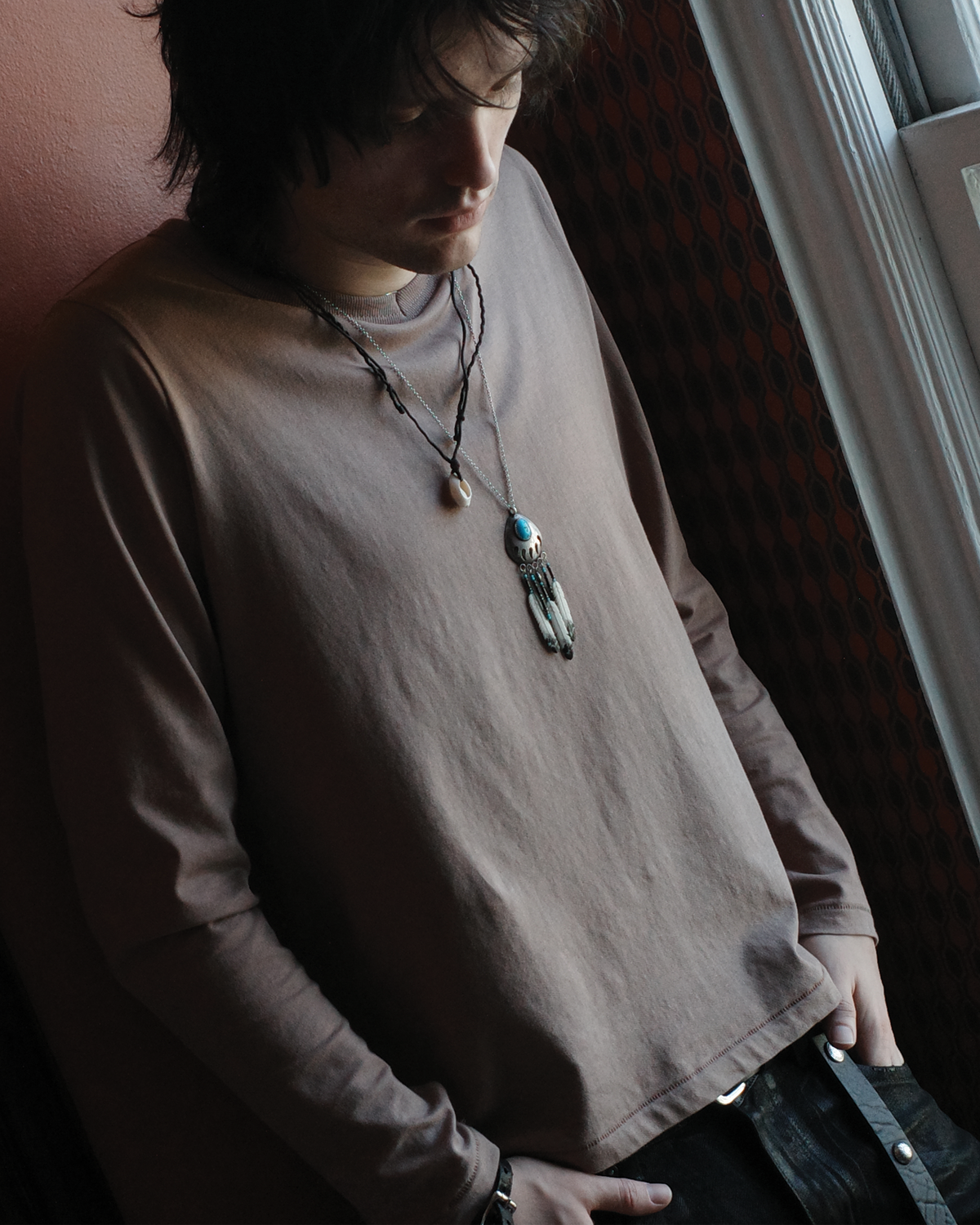 LOWERCASE V-NECK [TAUPE]