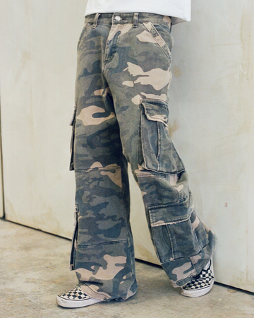 PRECIOUS CARGO PANTS [CAMO] – VAGUE Studios