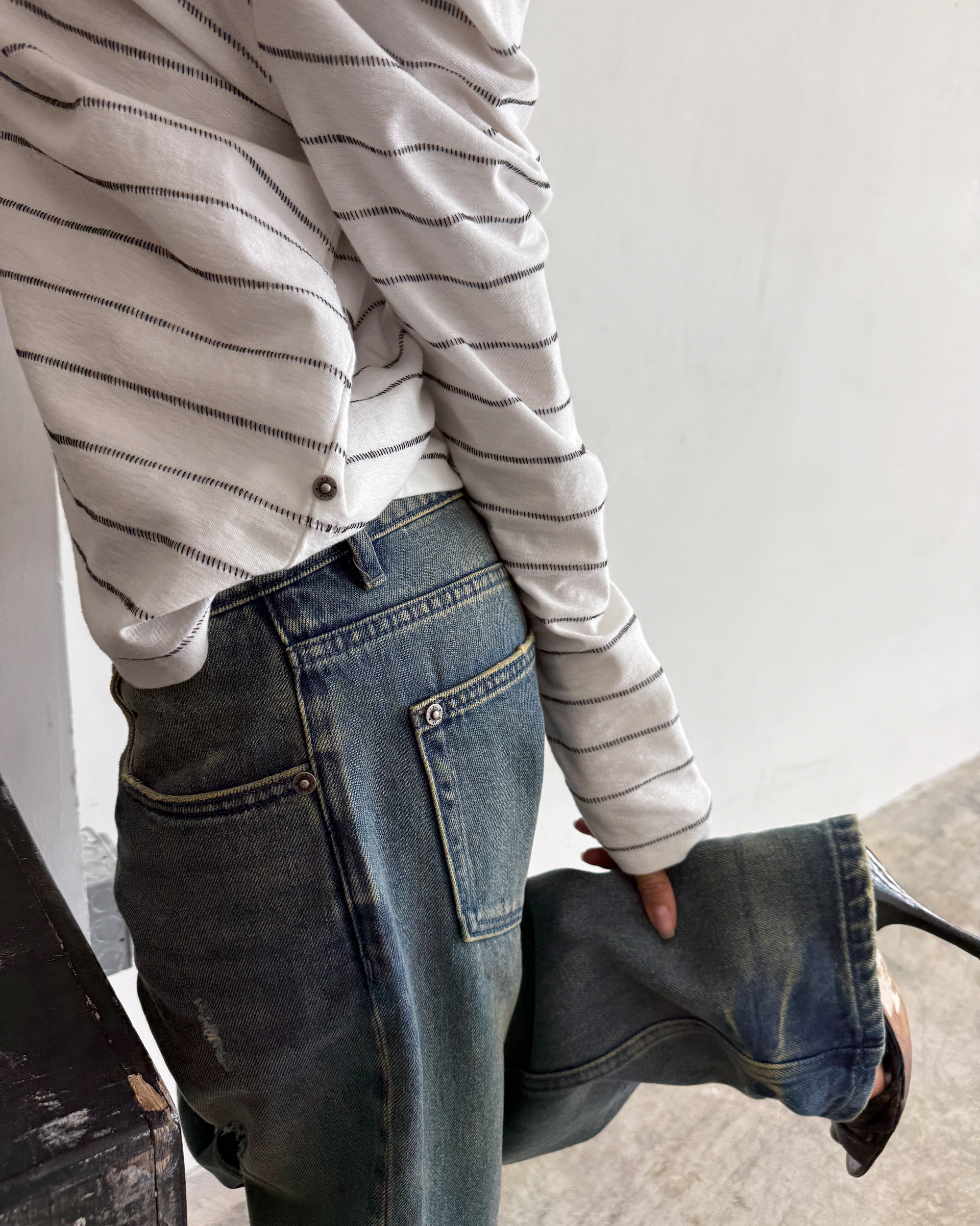 CIGARETTE BOOTCUT DENIM [BRUISED]