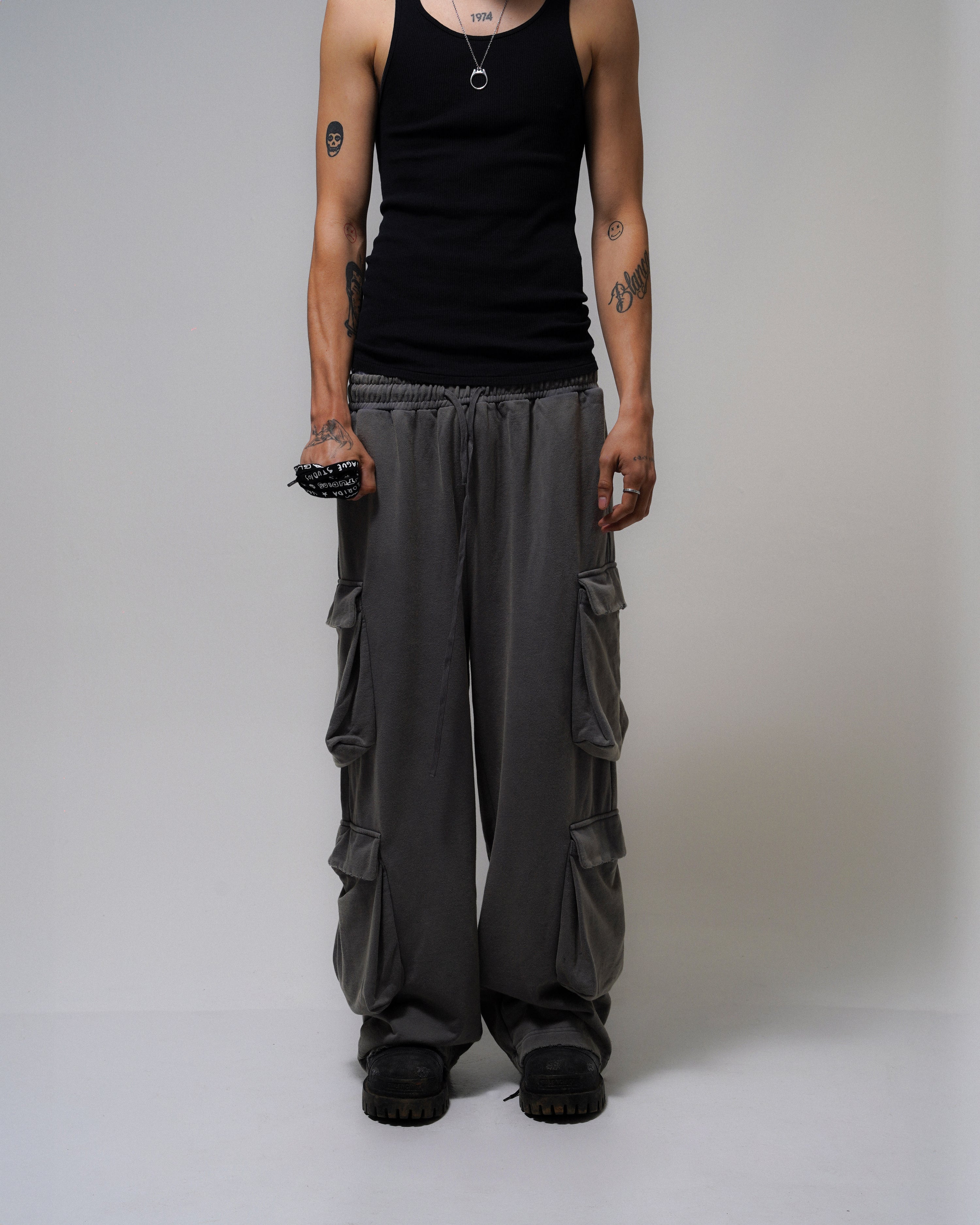 PRECIOUS CARGO SWEATPANTS [CEMENT]