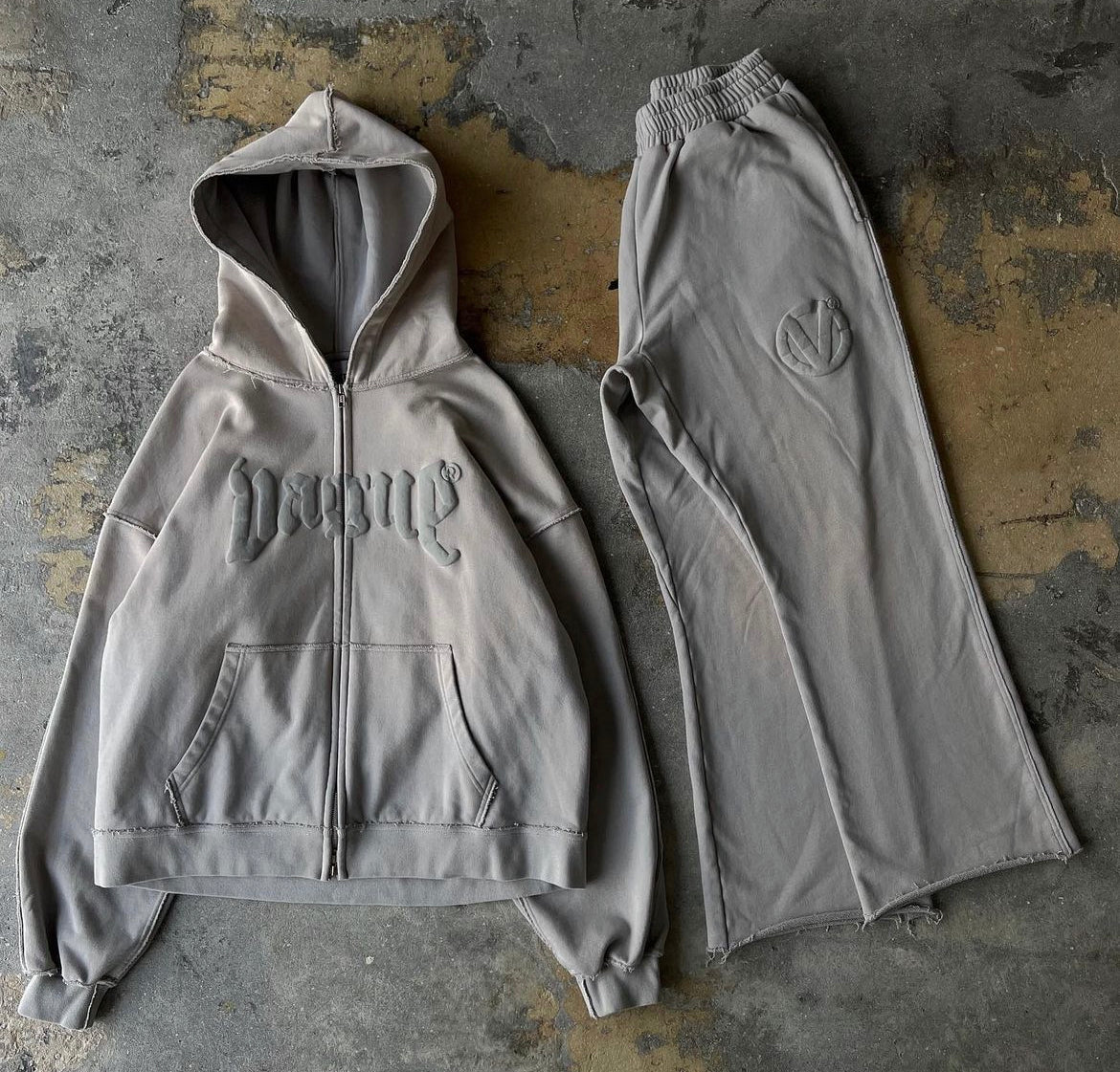 DECONSTRUCTED ESSENTIALS ZIP-UPS