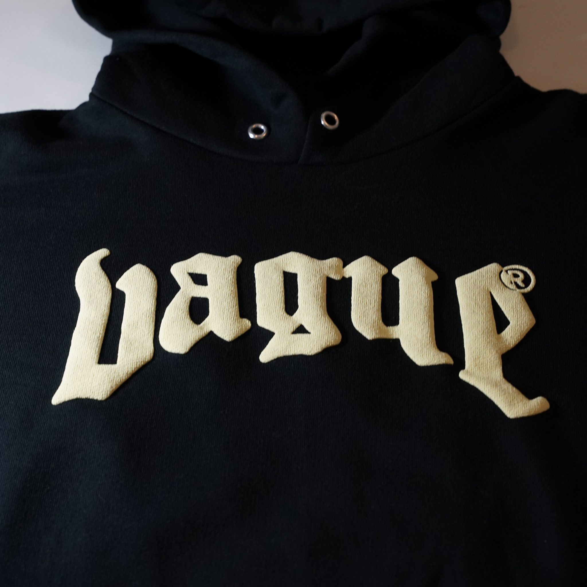 VAGUE ESSENTIALS HOODIE [BLACK]