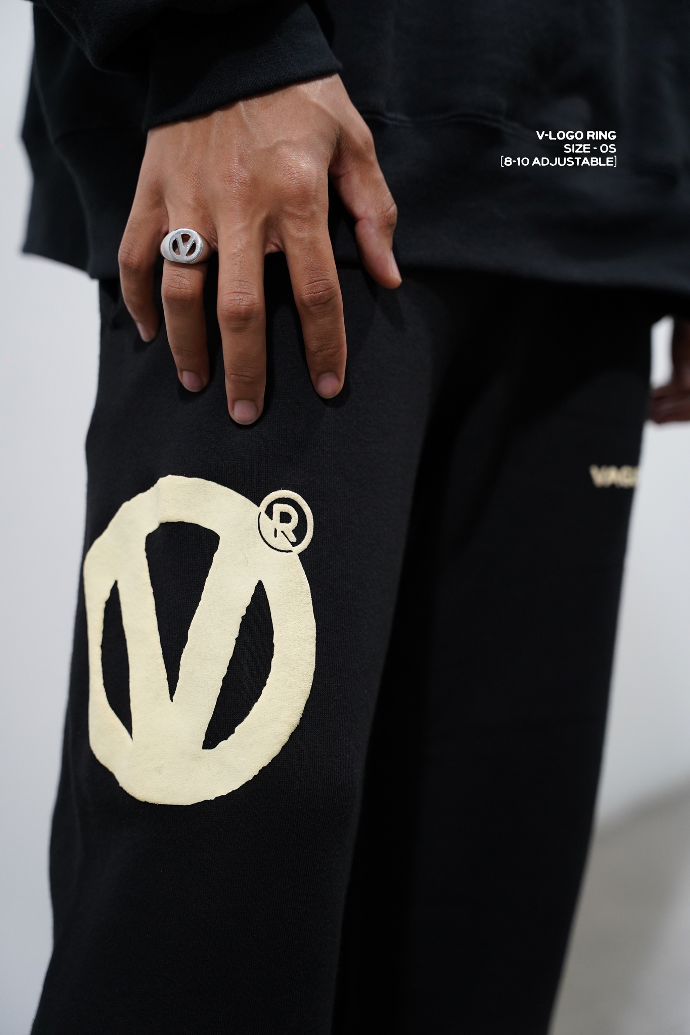 V-LOGO RING